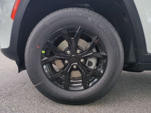 New 2026 Jeep Grand Cherokee Altitude AWD/4WD image 14