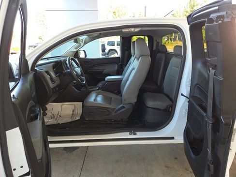 Used 2019 Chevrolet Colorado W/T image 17