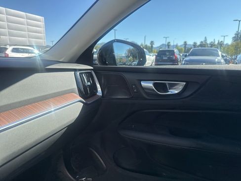 Used 2025 Volvo S60 B5 Plus image 4