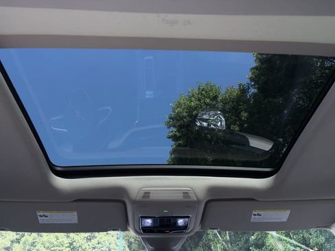 Certified 2026 Volkswagen Atlas SE w/ Panoramic Sunroof Package FWD image 29