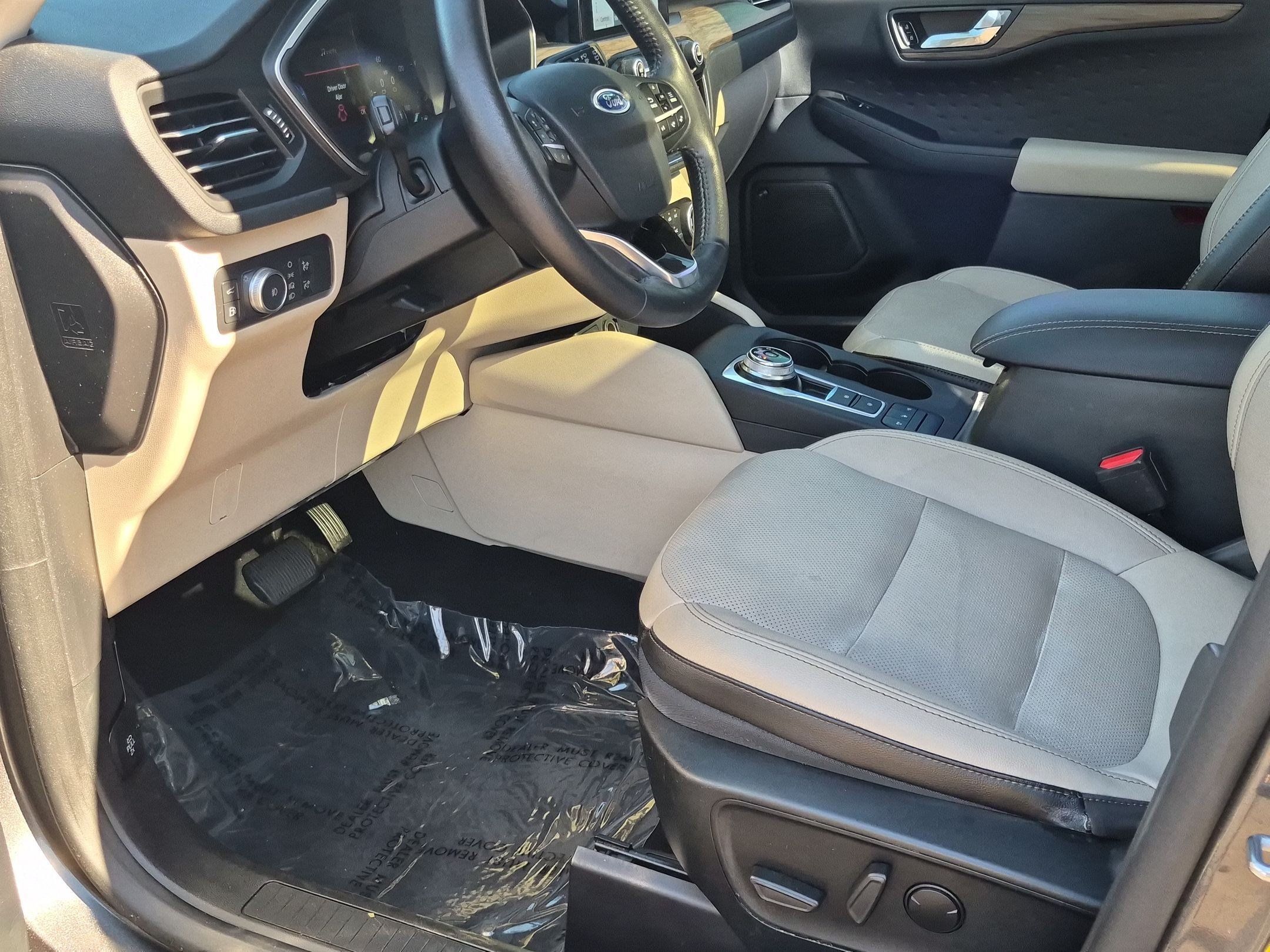 Used 2020 Ford Escape Titanium FWD image 22