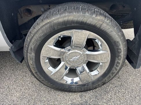 Used 2017 Chevrolet Silverado 1500 LTZ w/ Sport Package AWD/4WD image 14