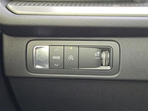 Used 2024 Chevrolet Traverse LT image 17