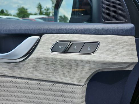 Used 2025 Hyundai Palisade AWD image 18