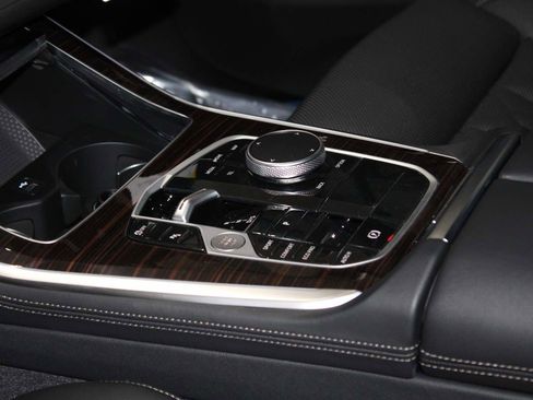 Used 2026 BMW X5 sDrive40i image 11