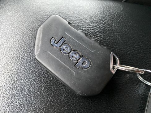 Used 2022 Jeep Gladiator Sport AWD/4WD image 37