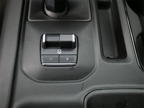 Used 2023 GMC Sierra 1500 AT4X image 8