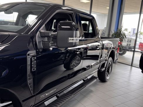 New 2026 Ford F250 Lariat w/ Black Appearance Package image 9