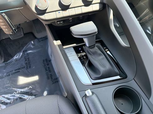 New 2026 Hyundai Elantra SE FWD image 17
