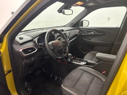 Used 2023 Chevrolet TrailBlazer RS w/ Sun and Liftgate Package FWD image 15