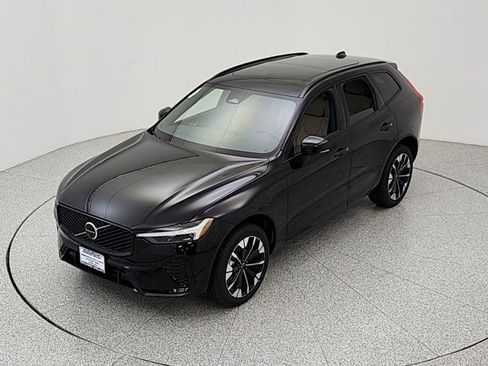 New 2027 Volvo XC60 B5 Plus AWD/4WD image 13