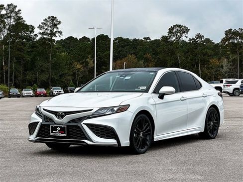 Used 2023 Toyota Camry XSE image 4