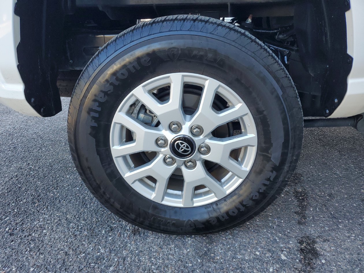 Used 2024 Toyota Tacoma SR5 AWD/4WD image 5