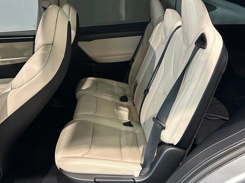 Used 2018 Tesla Model X 75D AWD/4WD image 24