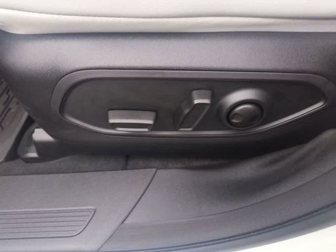 New 2026 Jeep Cherokee Overland w/ Trailer Tow Group image 12