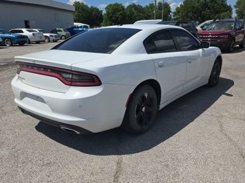Used 2022 Dodge Charger SXT w/ Leather Interior Group RWD image 3