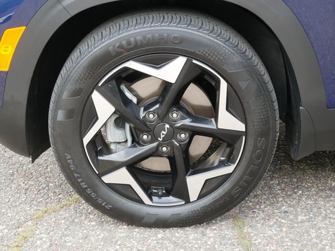 Used 2024 Kia Seltos EX AWD/4WD image 15