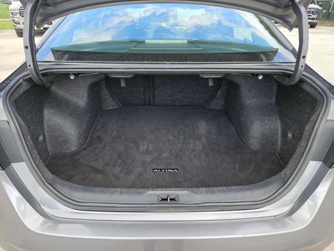 Used 2024 Nissan Altima 2.5 SR FWD image 24