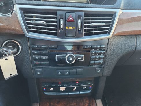 Used 2013 Mercedes-Benz E 350 Sedan image 17