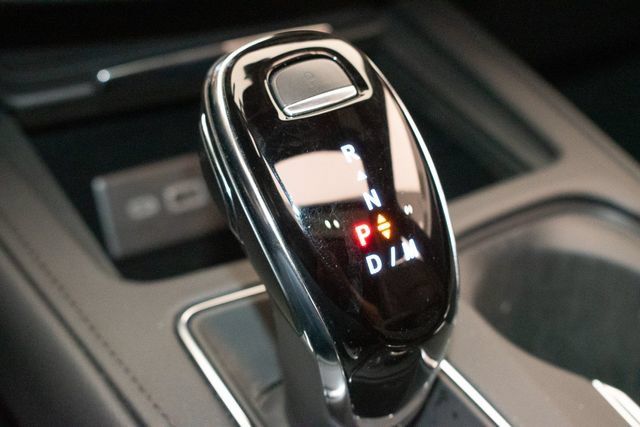 Used 2024 Cadillac XT4 Premium Luxury AWD/4WD image 33