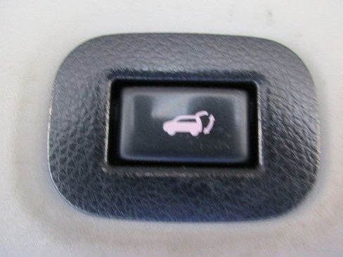 Used 2016 Nissan Rogue SV w/ SV Premium Package image 30