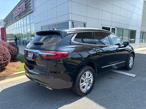 Used 2018 Buick Enclave Essence FWD image 3