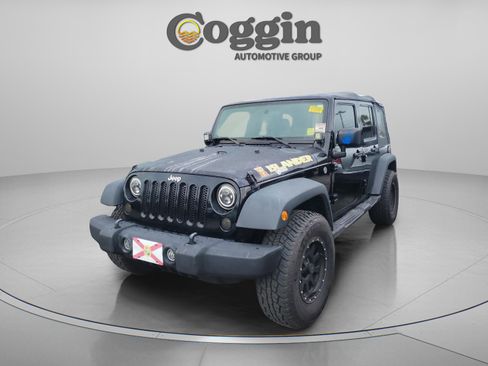 Used 2010 Jeep Wrangler Unlimited Islander image 2