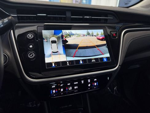 Used 2023 Chevrolet Bolt EUV Premier w/ Sun & Sound Package FWD image 17