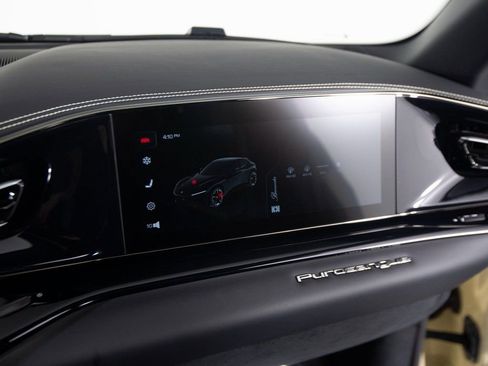 Used 2025 Ferrari Purosangue image 26