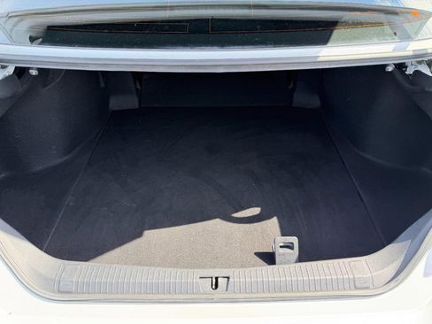Used 2019 Toyota Avalon Limited FWD image 5