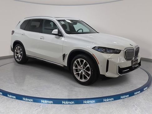 Certified 2024 BMW X5 xDrive40i w/ Premium Package AWD/4WD image 3