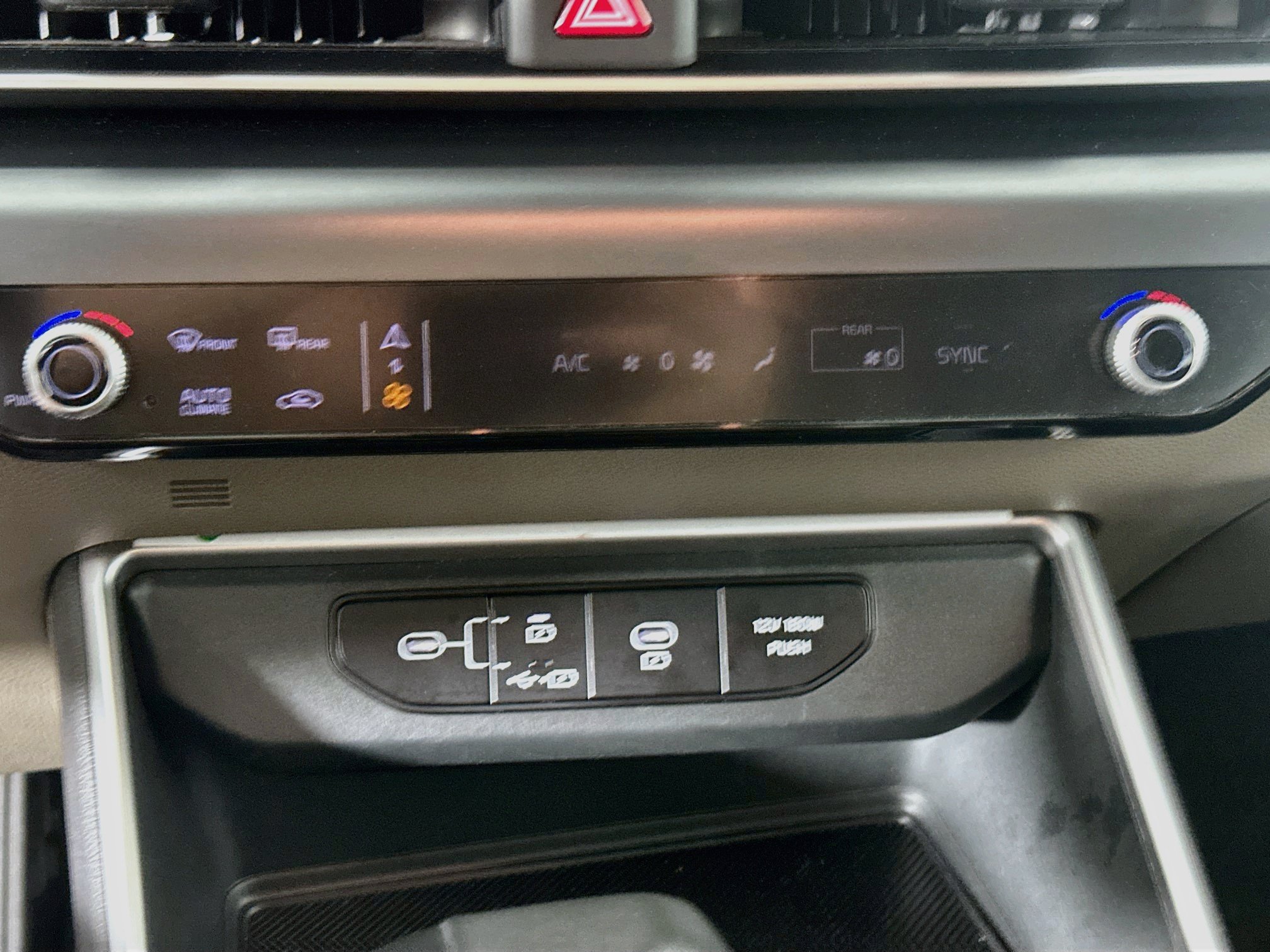 Used 2026 Kia Carnival FWD image 24