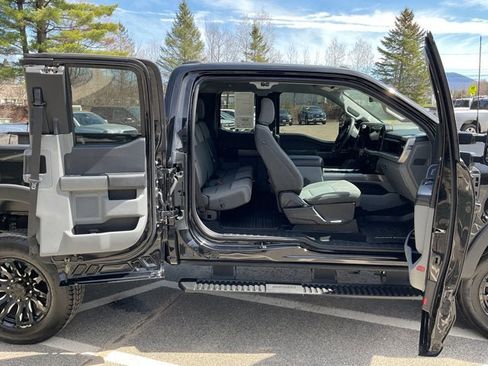 Used 2023 Ford F250 XLT w/ XLT Premium Package AWD/4WD image 38
