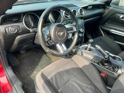 Used 2018 Ford Mustang Coupe RWD image 14