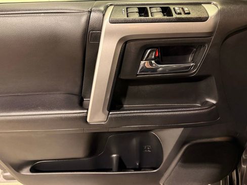 Used 2020 Toyota 4Runner SR5 Premium image 14