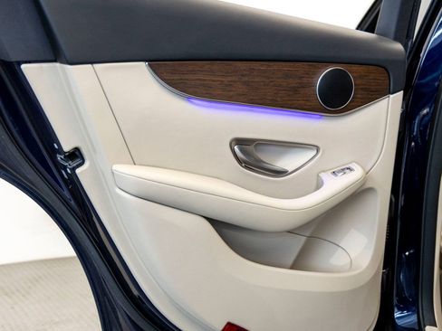 Used 2022 Mercedes-Benz GLC 300 4MATIC image 19