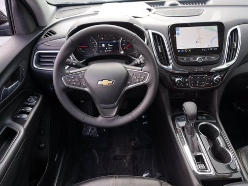 Used 2024 Chevrolet Equinox Premier AWD/4WD image 21