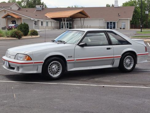 Used 1988 Ford Mustang GT RWD image 10