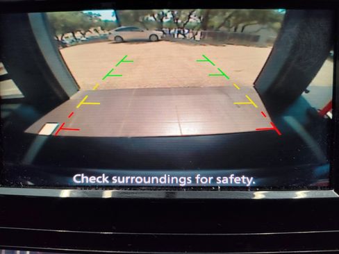 Used 2018 Nissan Rogue SV FWD image 15