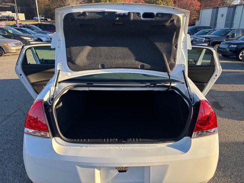 Used 2011 Chevrolet Impala LT FWD image 27