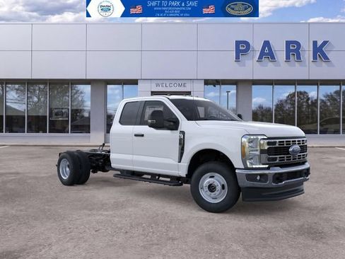 New 2026 Ford F350 XL w/ XL Chrome Package AWD/4WD image 1