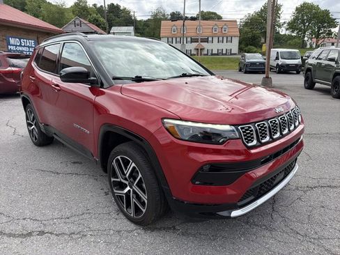 Used 2025 Jeep Compass Limited w/ Elite Group AWD/4WD image 3