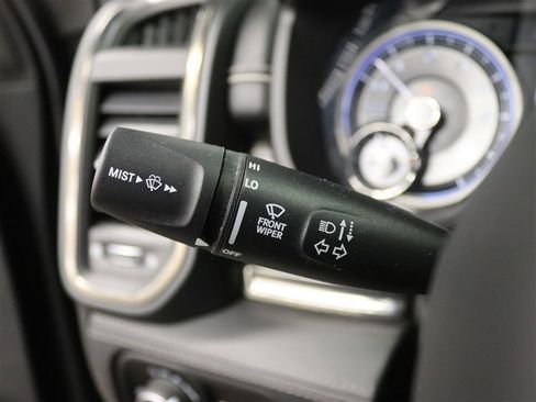 Used 2020 RAM 1500 Limited w/ Black Appearance Package image 33