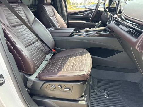 Used 2023 Cadillac Escalade ESV Sport Platinum w/ LPO, ONYX Package RWD image 9