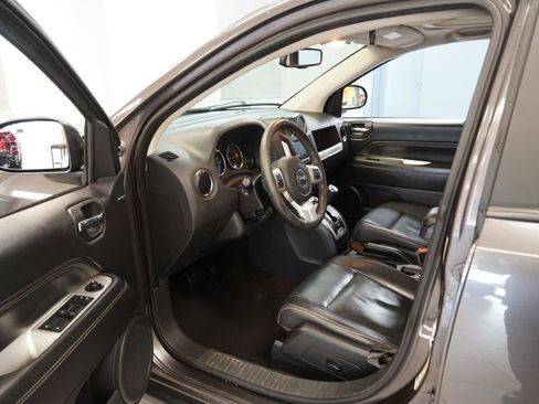 Used 2017 Jeep Compass High Altitude AWD/4WD image 12