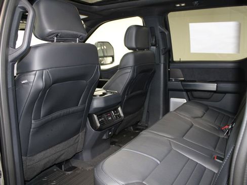 New 2026 Ford F250 Platinum image 30