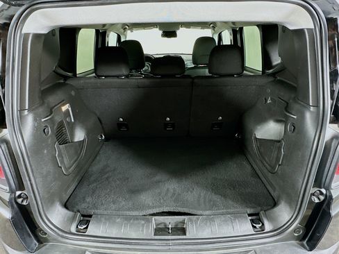 Used 2023 Jeep Renegade Trailhawk image 28