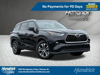 Used 2021 Toyota Highlander XLE FWD video 1