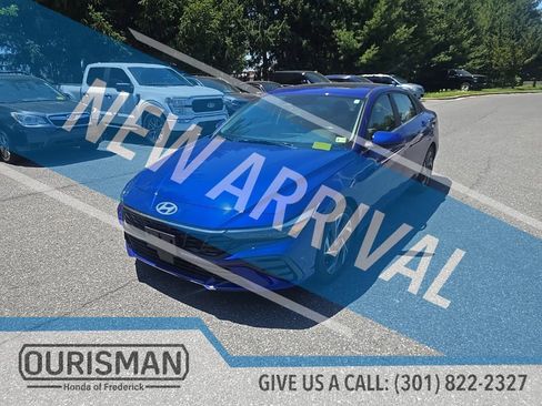 Used 2024 Hyundai Elantra SEL w/ Convenience Package FWD image 4