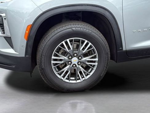 Used 2024 Chevrolet Traverse LT w/ Enhanced Driving Package FWD image 22